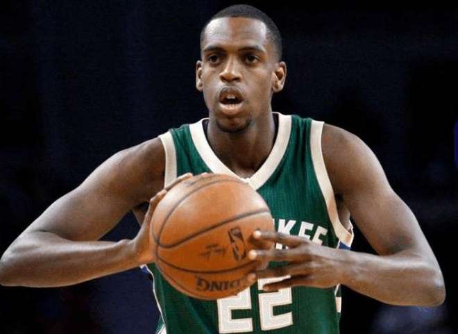 物色右后卫 物色右后卫