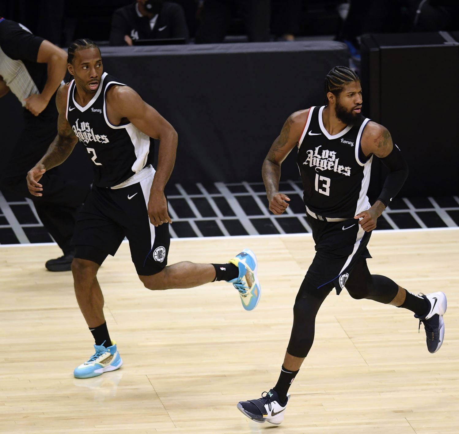 落袋进球给 落袋进球给