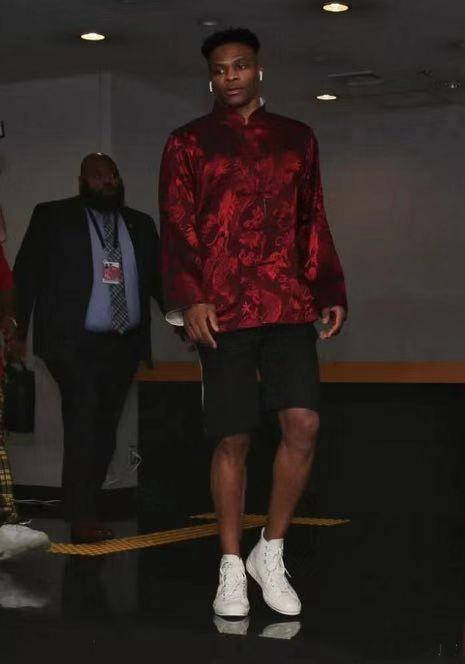 于两条主线 于两条主线